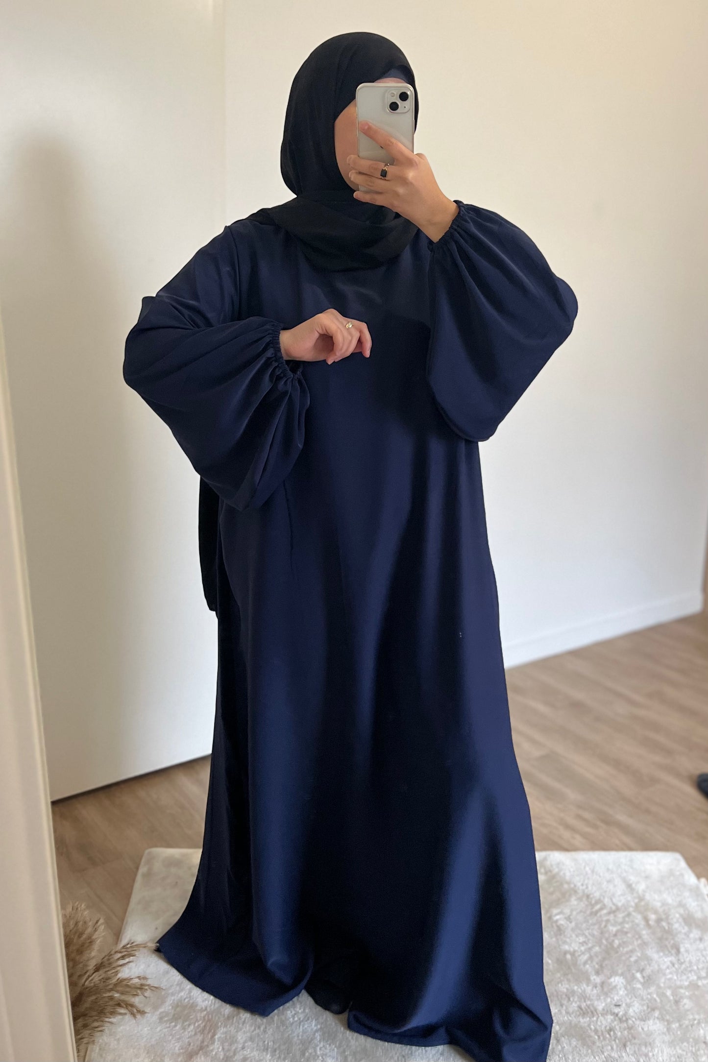 Abaya manches bouffantes en Soie de Médine BLEU MARINE