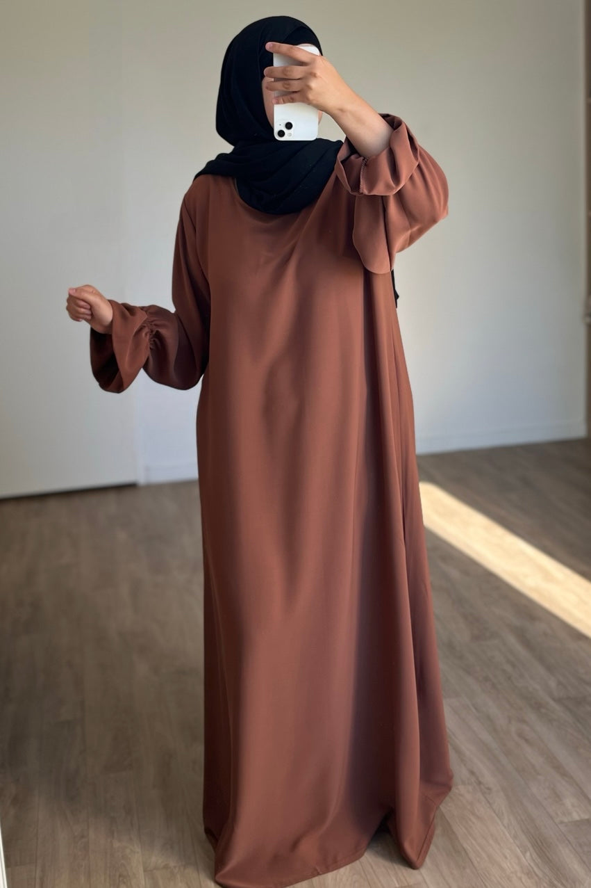 Abaya manches tulipes en Soie de médine marron chocolat