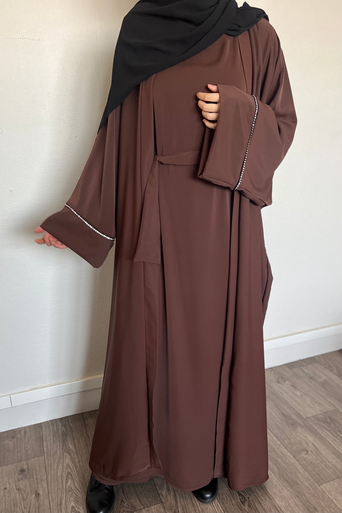 Ensemble ABAYA KIMONO Neila EN SOIE DE MEDINE MARRON