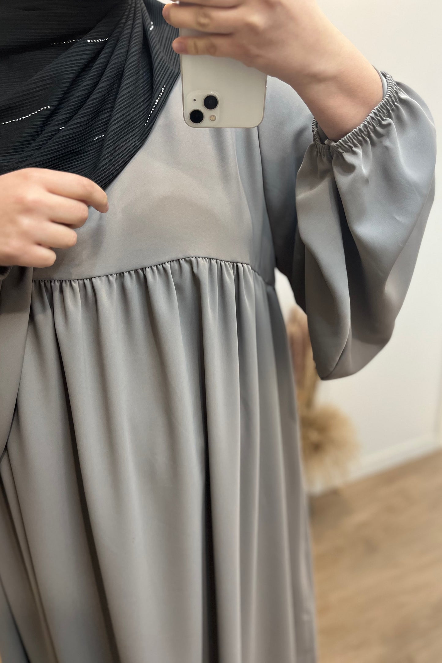 Abaya Jennah en Soie de Médine Taupe
