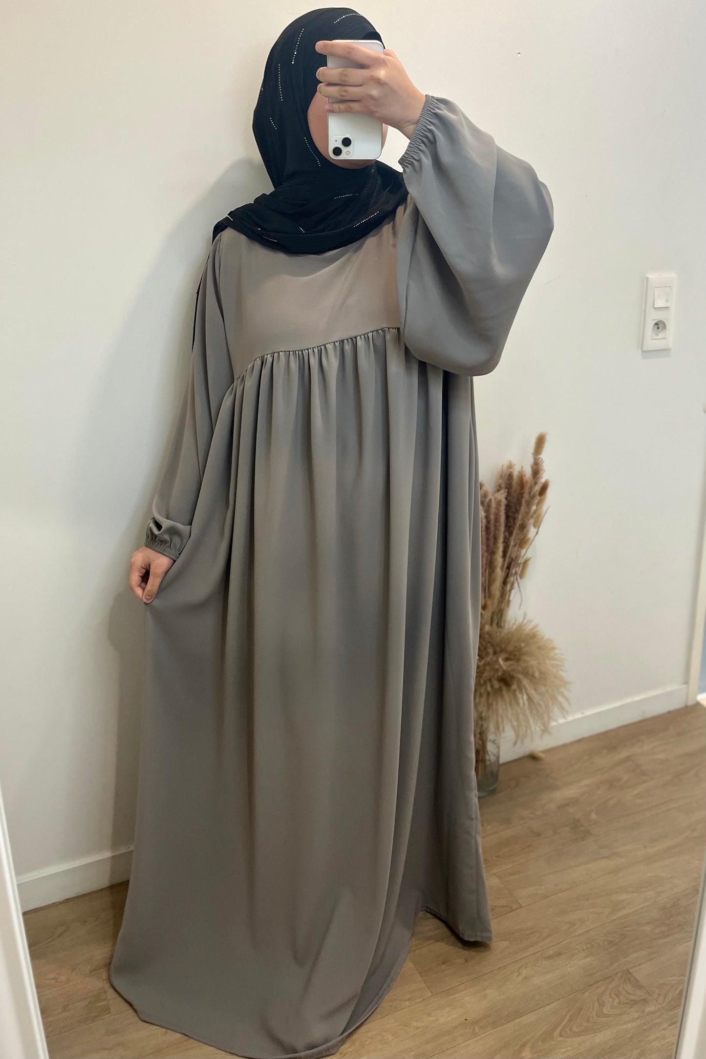 Abaya Jennah en Soie de Médine Taupe
