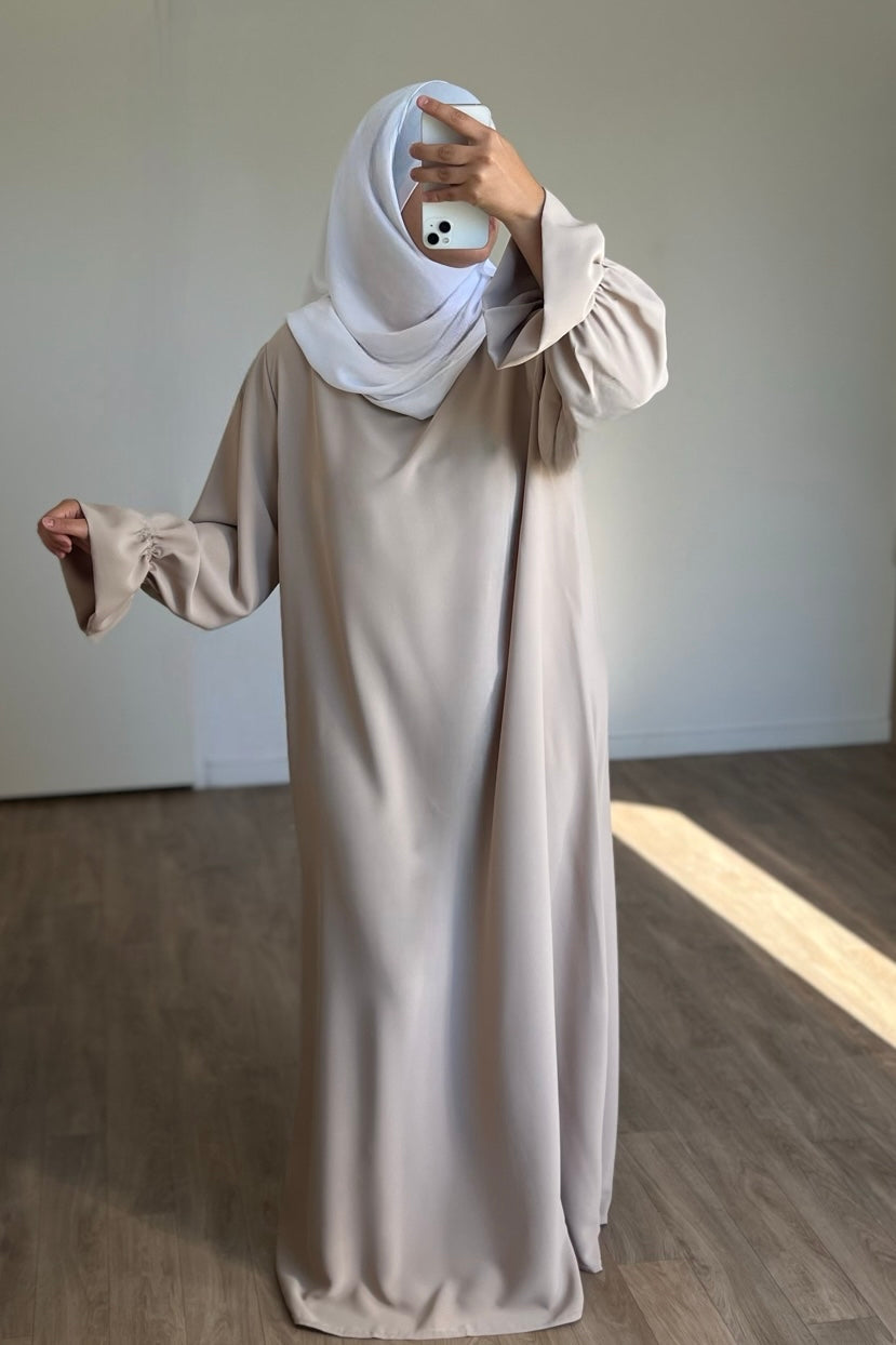 Abaya manches tulipes en Soie de médine beige