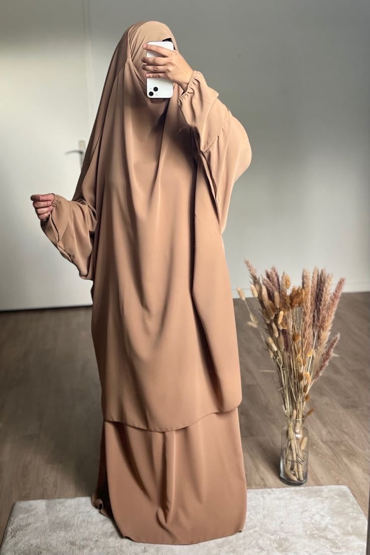 JILBAB EN SOIE DE MEDINE CAMEL