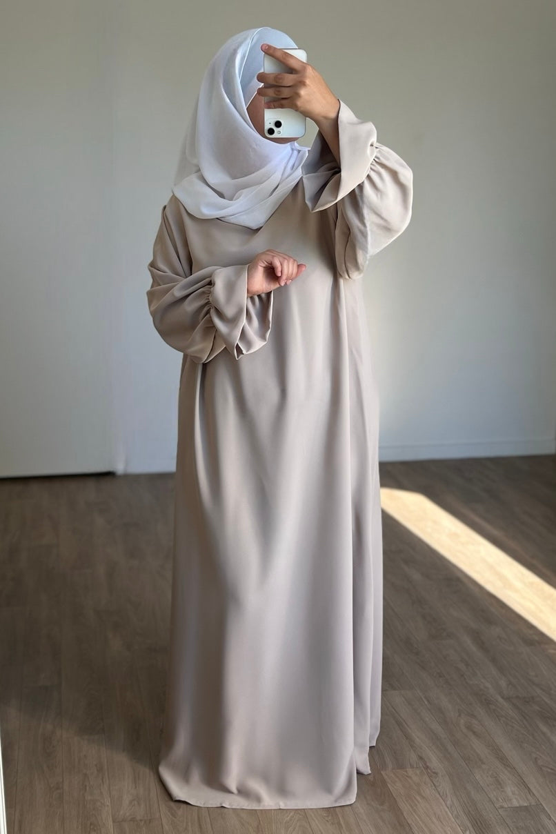 Abaya manches tulipes en Soie de médine beige
