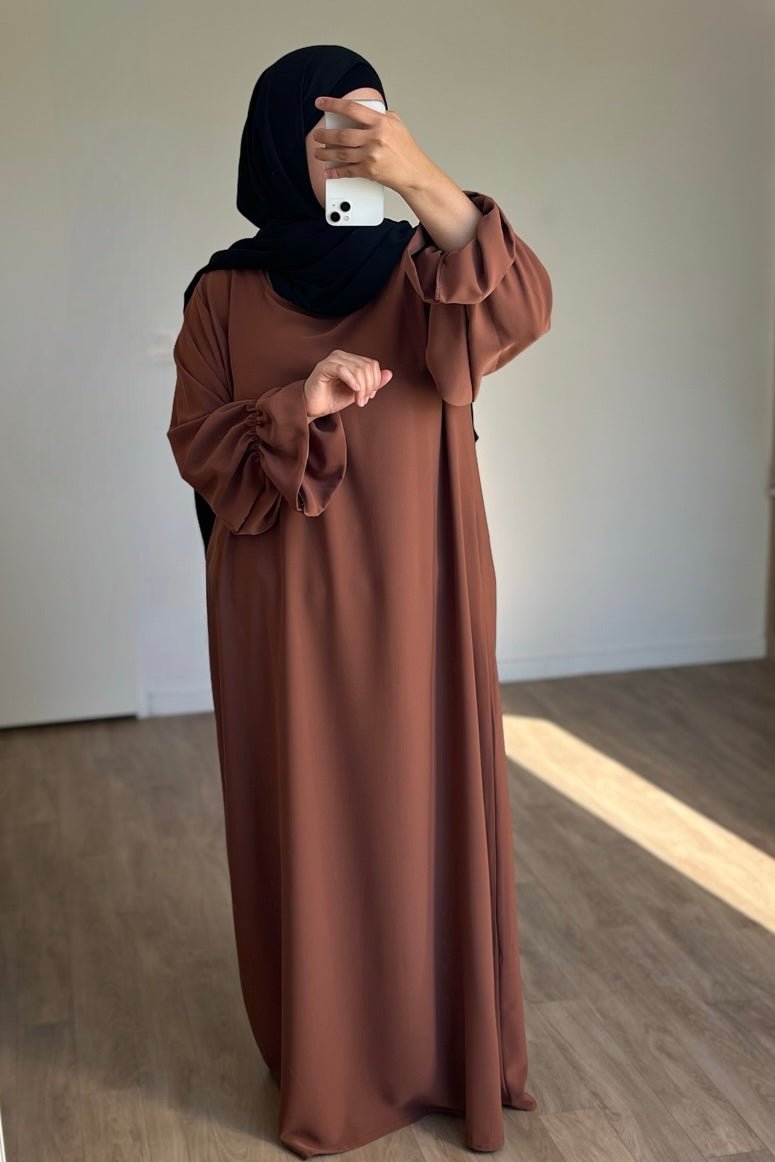 Abaya manches tulipes en Soie de médine marron chocolat