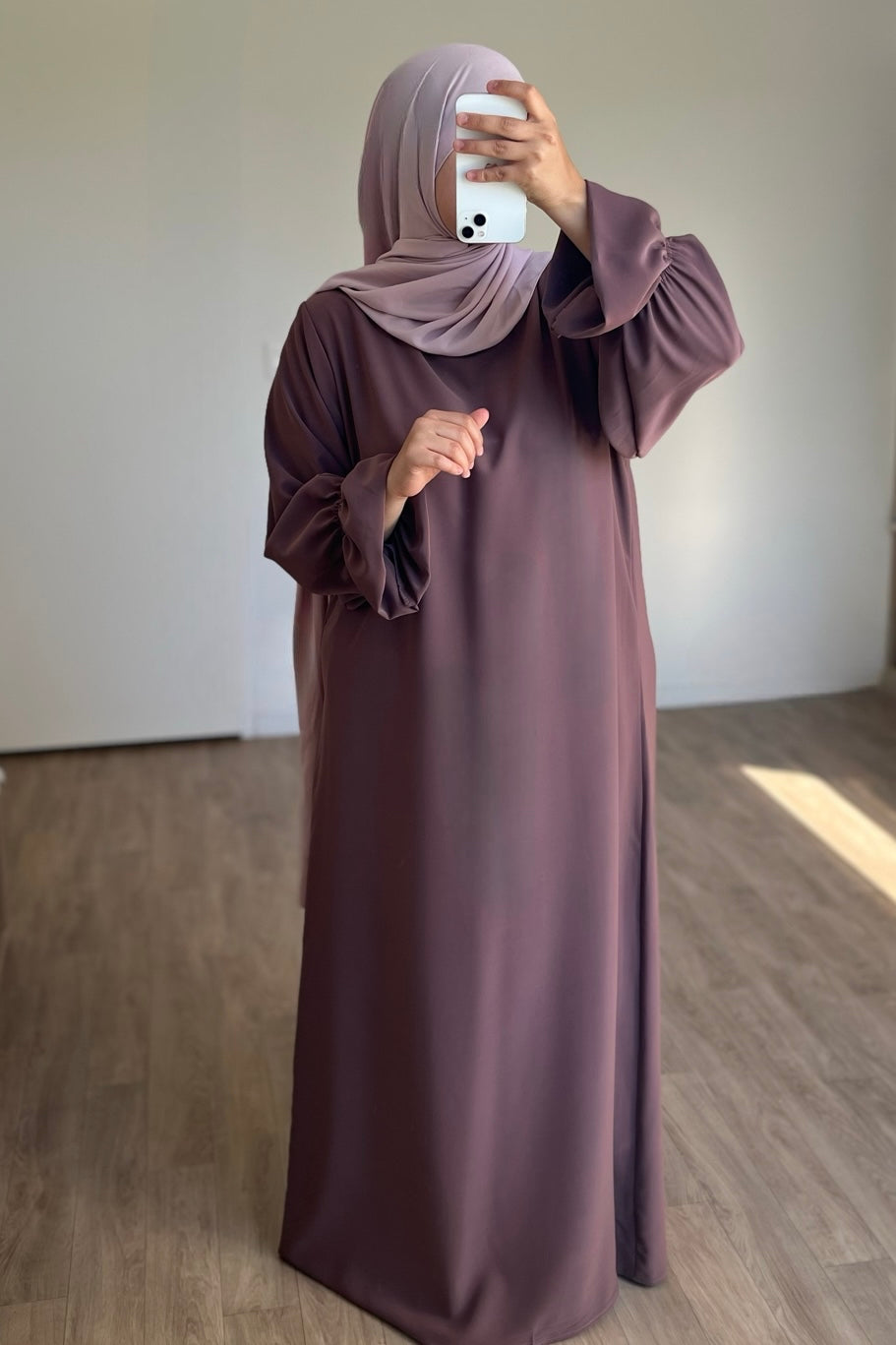 Abaya manches tulipes en Soie de médine rose