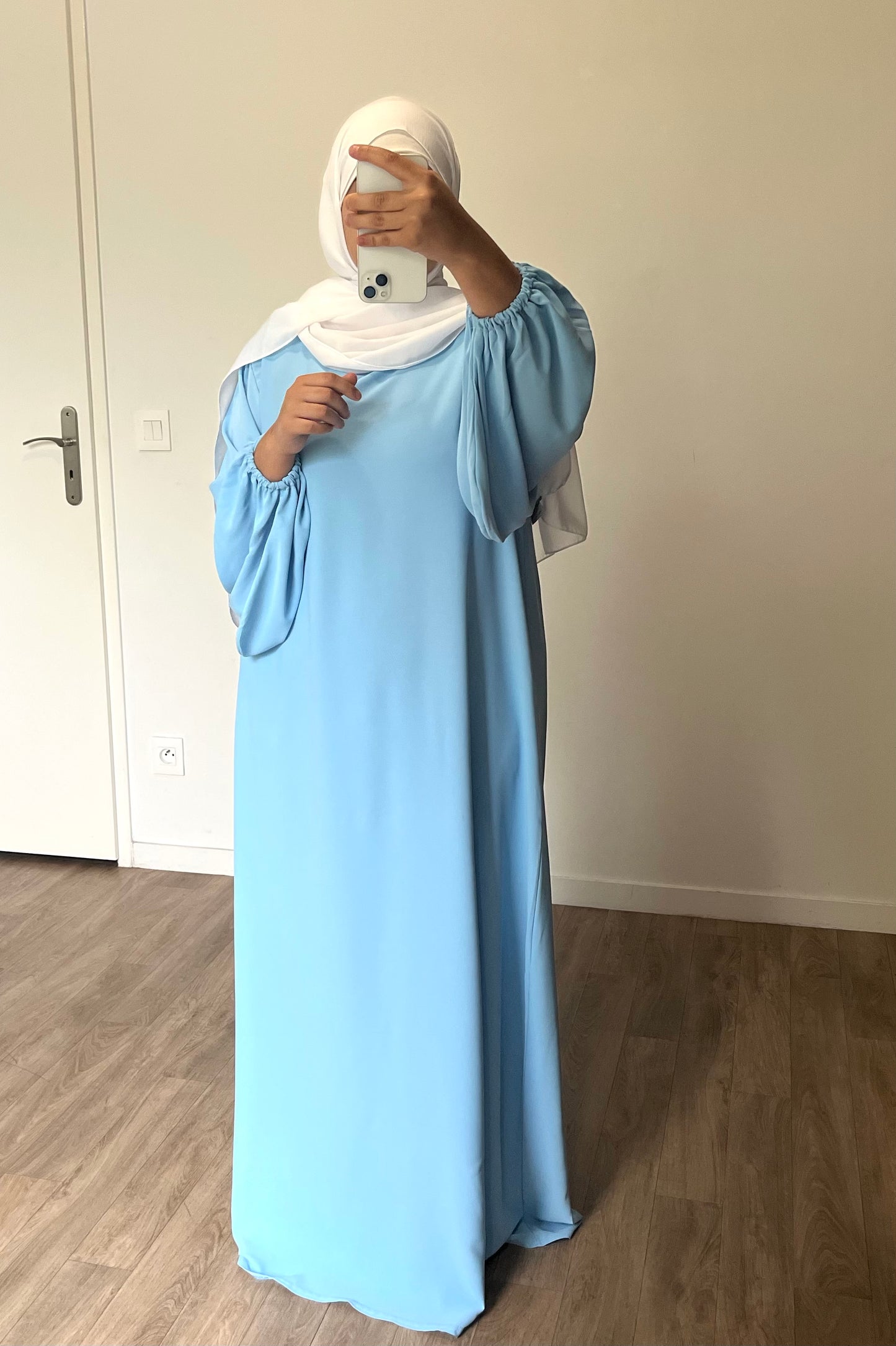 Abaya manches bouffantes en Soie de Médine BLEU CIEL