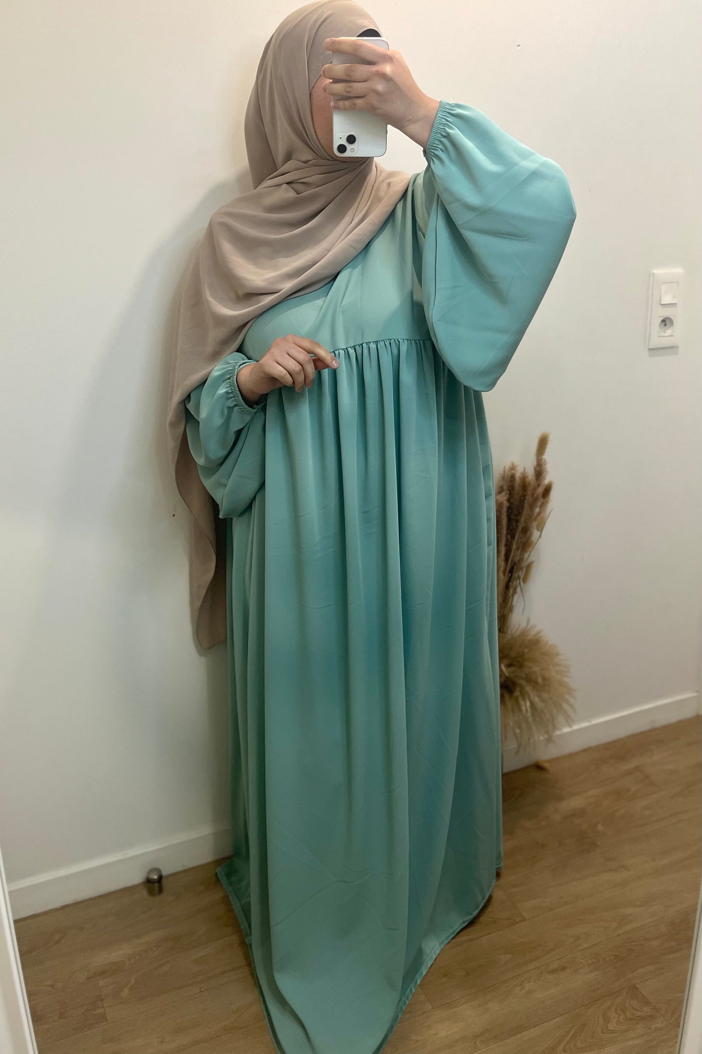 Abaya Jennah en Soie de Médine Vert d’eau