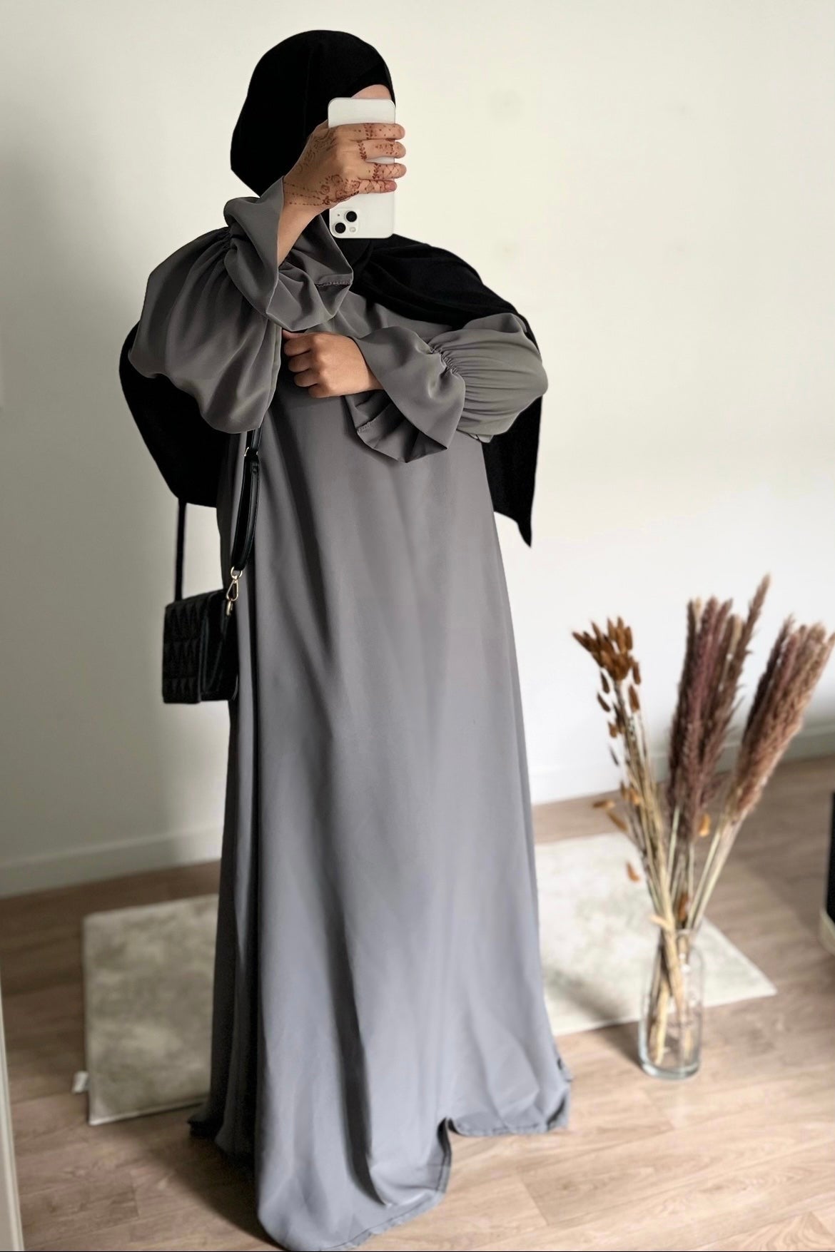 Abaya manches tulipes en Soie de médine