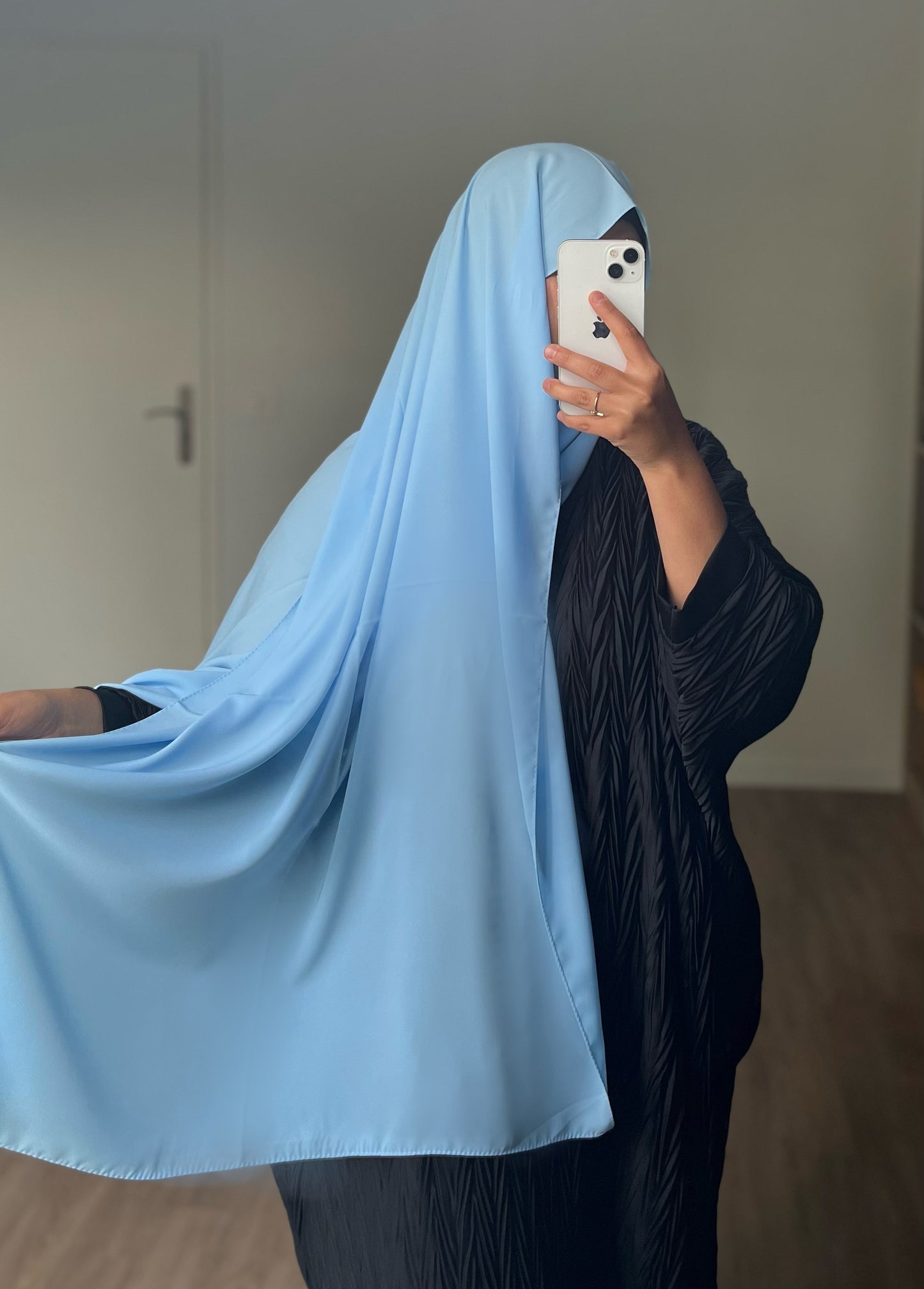 Hijab en soie de médine bleu ciel